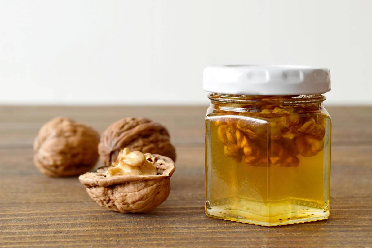 Грецкие орехи с медом: польза и вред, рецепты для иммунитета, гемоглобина, потенции