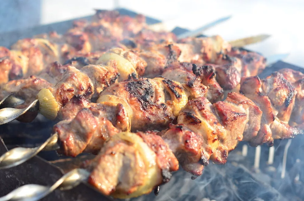 Шашлык из свинины: самый вкусный маринад, мясо будет мягким
