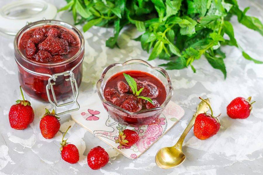 8 лучших рецептов приготовления варенья из клубники с цельными ягодами на зиму