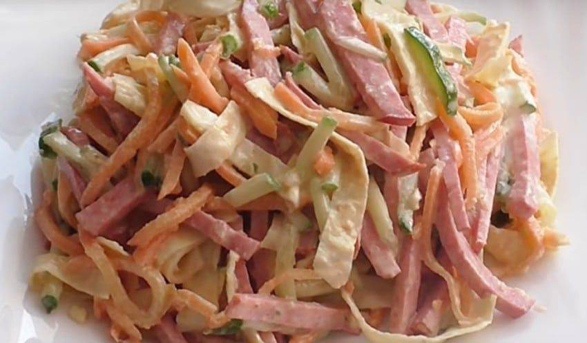 Салат с яичными блинчиками – 8 очень вкусных рецептов салатов из блинов