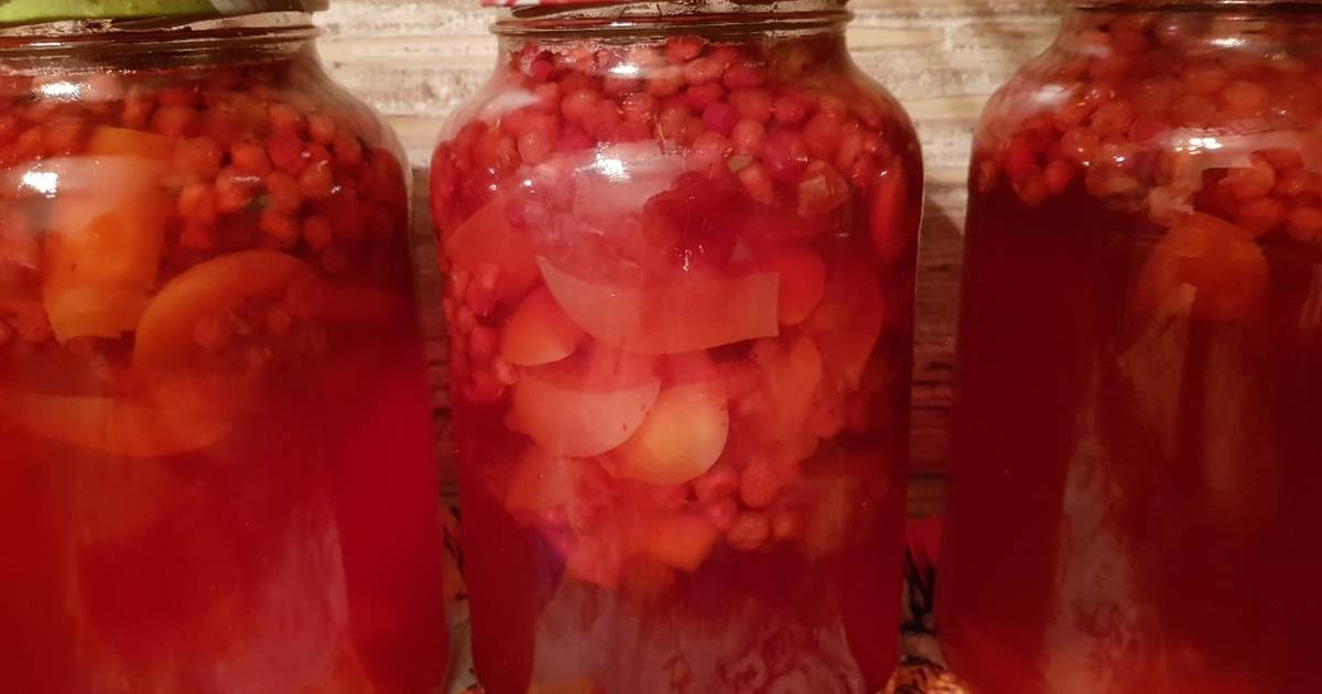 Компот из брусники: рецепт на зиму, из замороженной брусники, чем полезен, фото