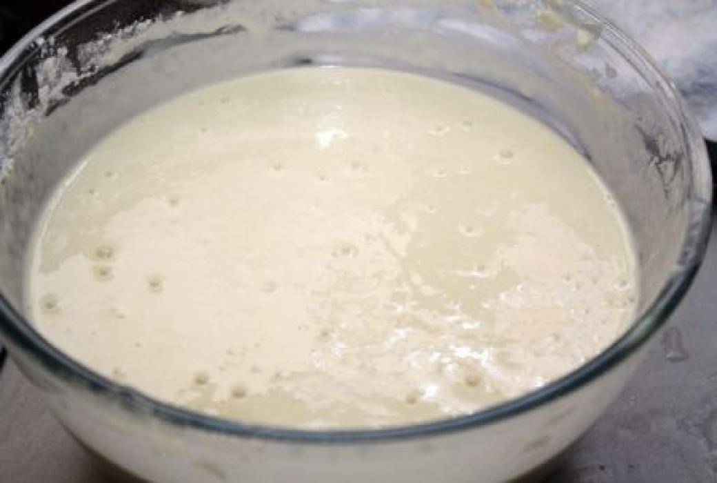 Блины на кефире и молоке — 5 рецептов тонких блинов с дырочками