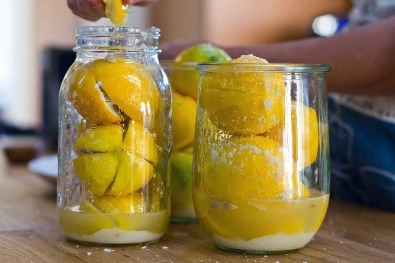 Как хранить лимоны в домашних условиях, как сохранить надолго на зиму, рецепты с сахаром в банке в холодильнике