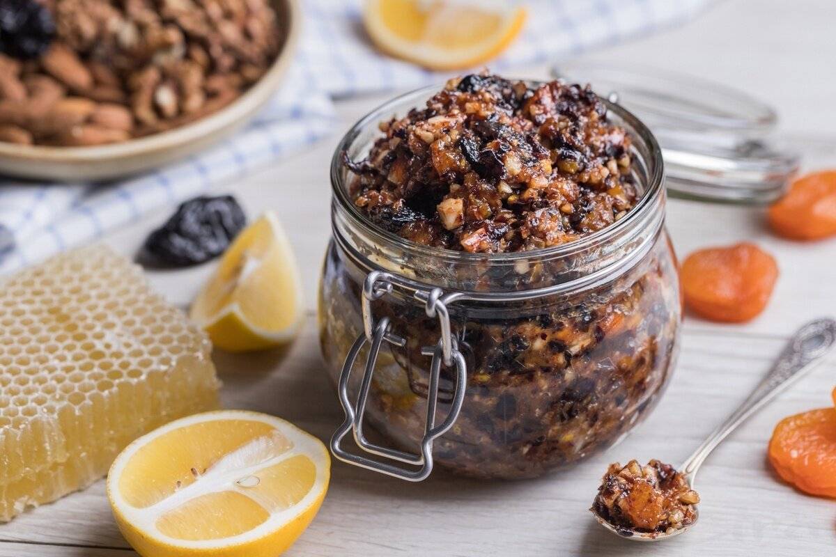 Грецкие орехи с медом: польза и вред, рецепты для иммунитета, гемоглобина, потенции
