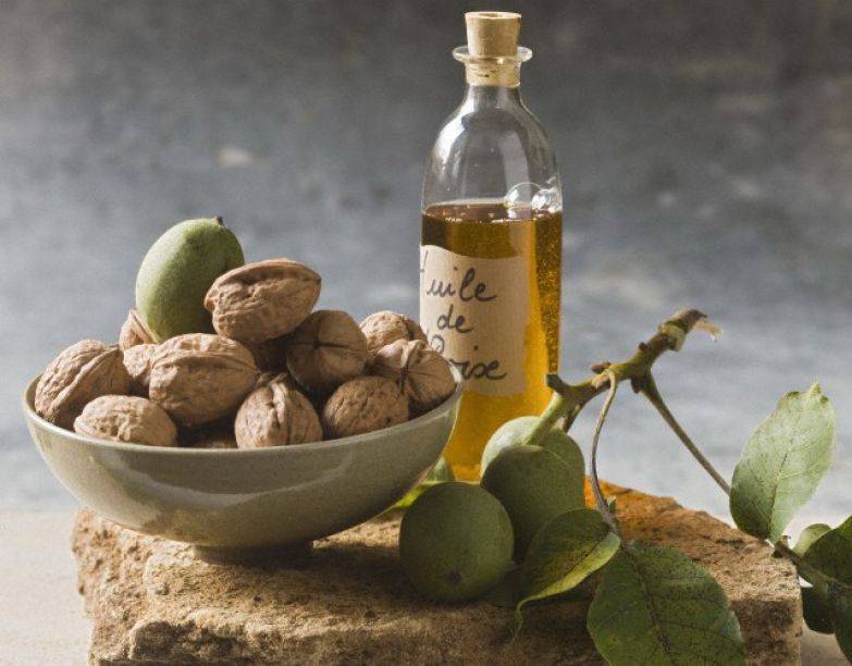 Листья грецкого ореха: полезные свойства и противопоказания, возможный вред, как заваривать, применение
