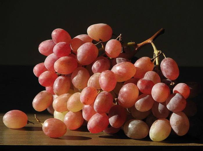 Виноград тайфи: описание сорта, польза и вред, калорийность