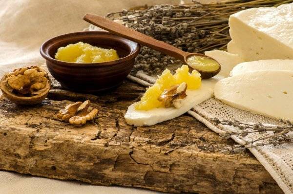 Какой сыр едят с медом: обалденные сочетания