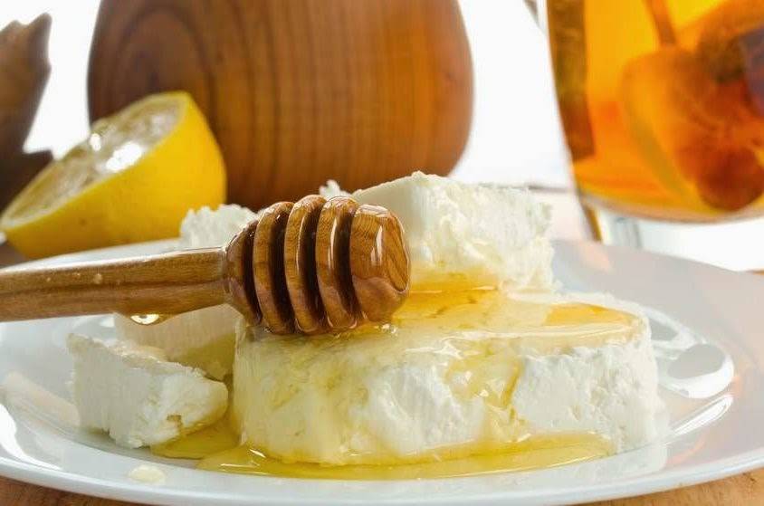 Творог с медом: польза и вред, калорийность :: syl.ru
