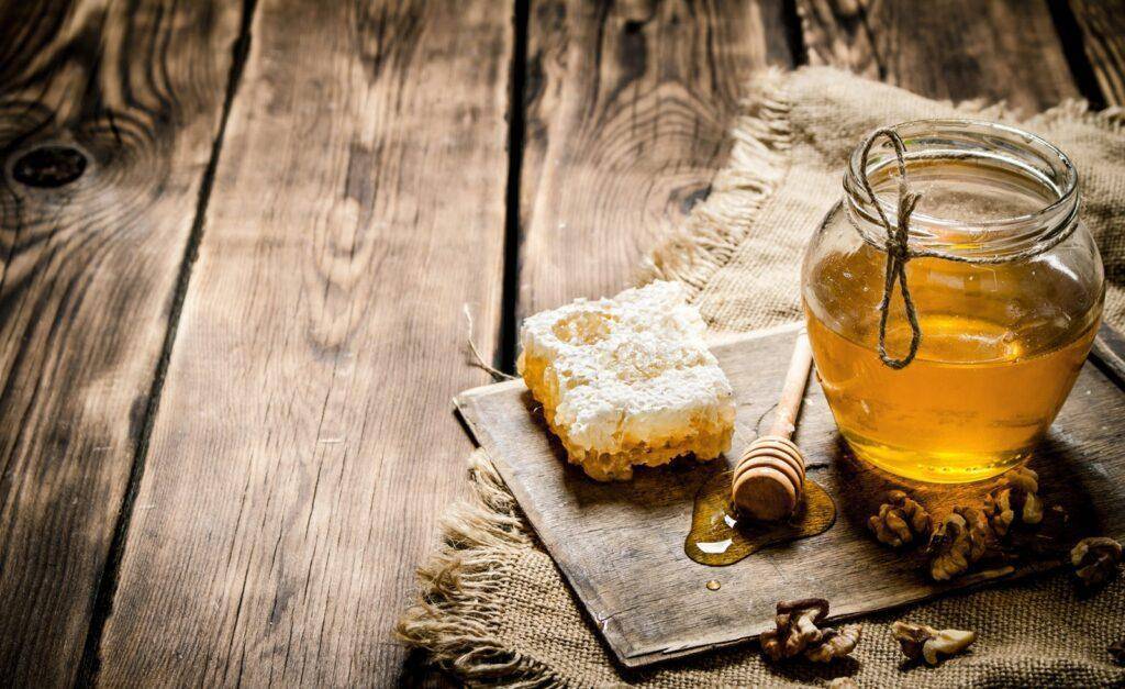 14 действенных приворотов на мед: правила и последствия