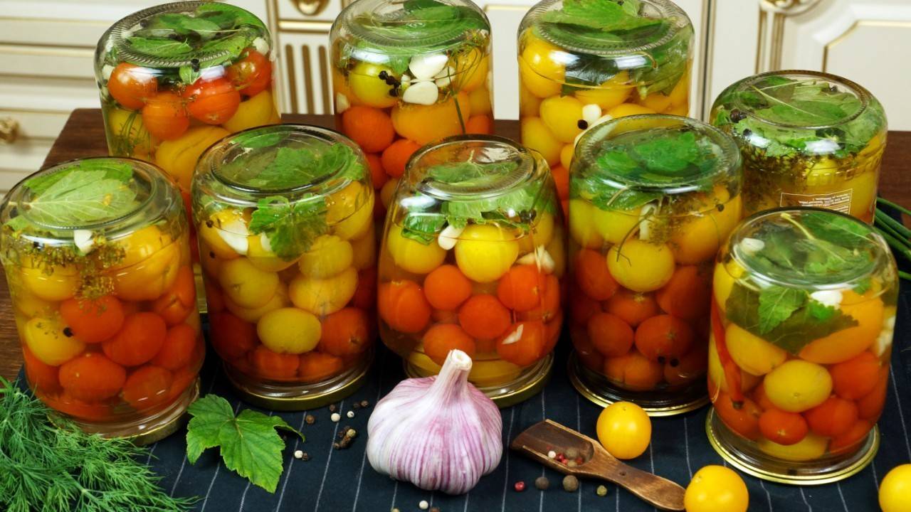 ТОП 22 рецепта приготовления вкусных маринованных помидоров на зиму