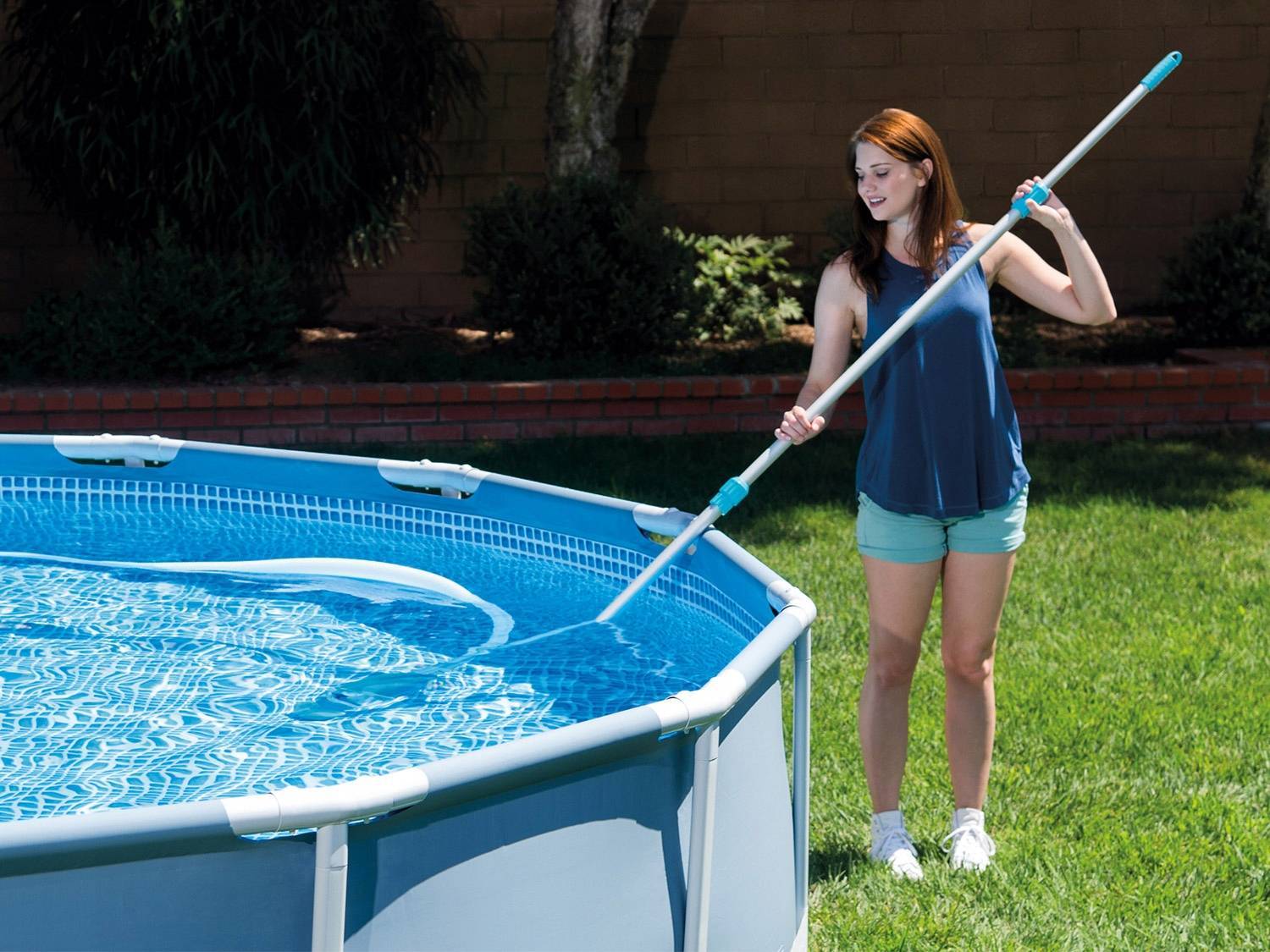 Как ухаживать за бассейном на даче каркасным и надувным