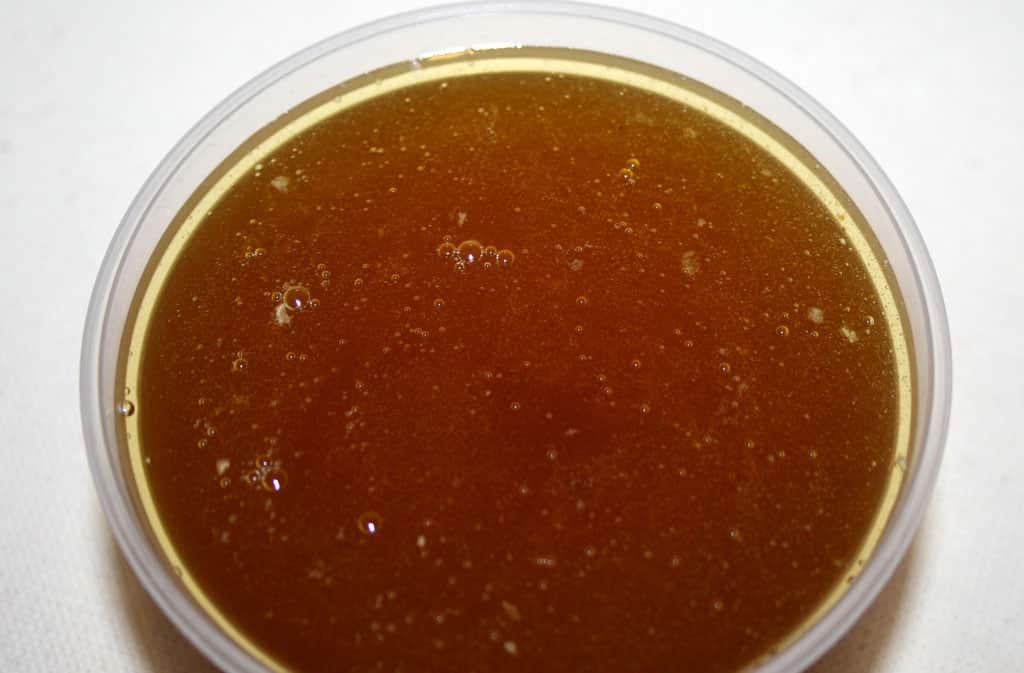 Чернокленовый мёд: полезные свойства и противопоказания, характерные особенности, употребление, фото