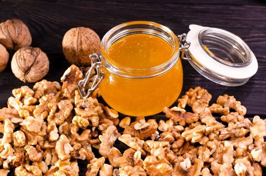 Грецкие орехи с медом польза и вред