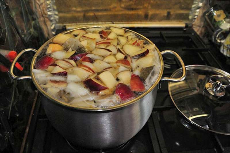 Компот из слив и яблок на зиму: рецепты приготовления :: syl.ru.