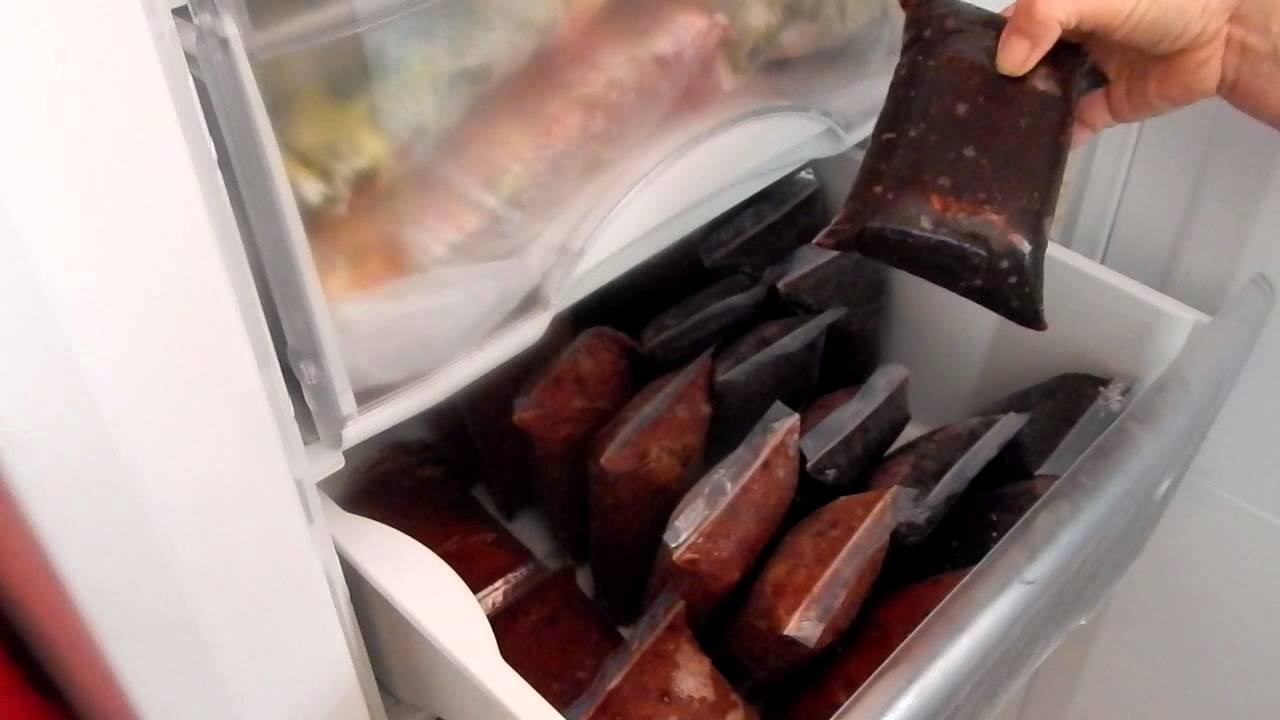 Как заморозить вишню с косточкой на зиму в холодильнике: правила и рецепты русский фермер