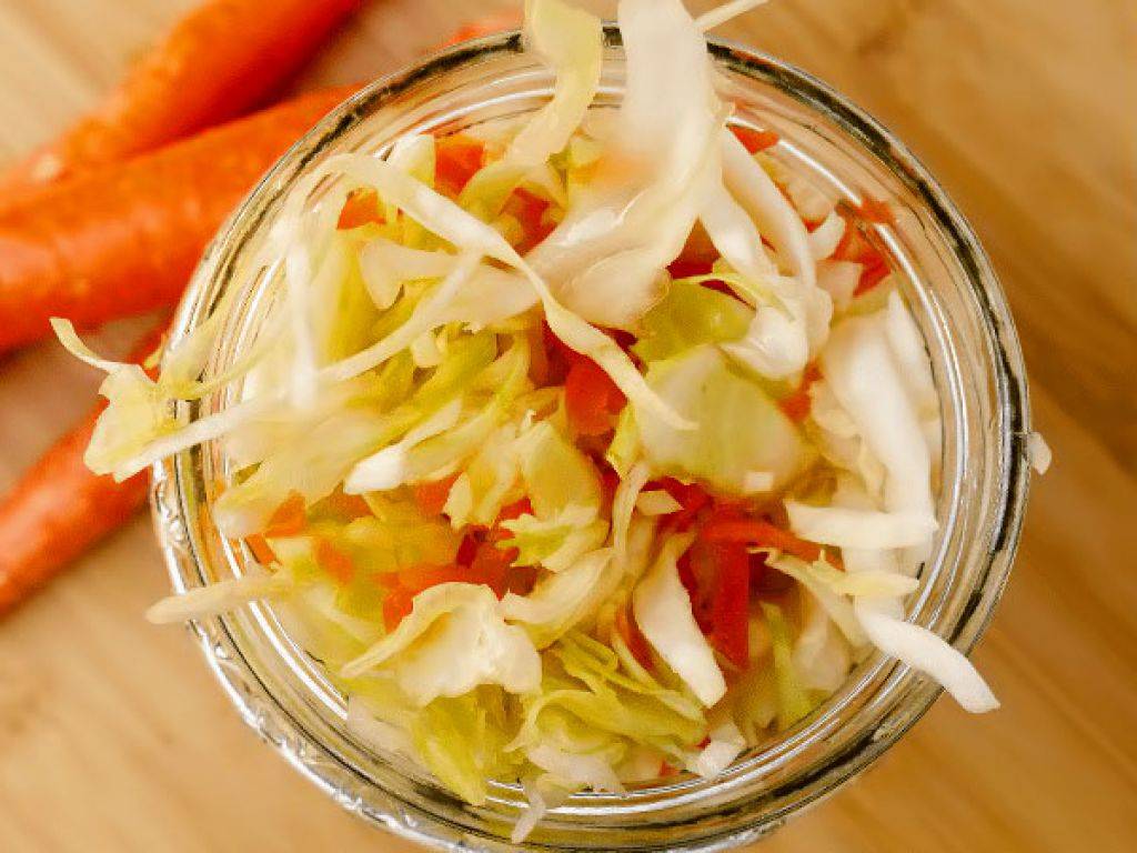 Очень вкусная квашеная капуста: 7 простых способа приготовления хрустящей и сочной капусты