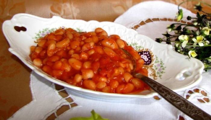 Консервированная фасоль в томате: рецепт с соусом на зиму, как приготовить красную с помидорами, калорийность