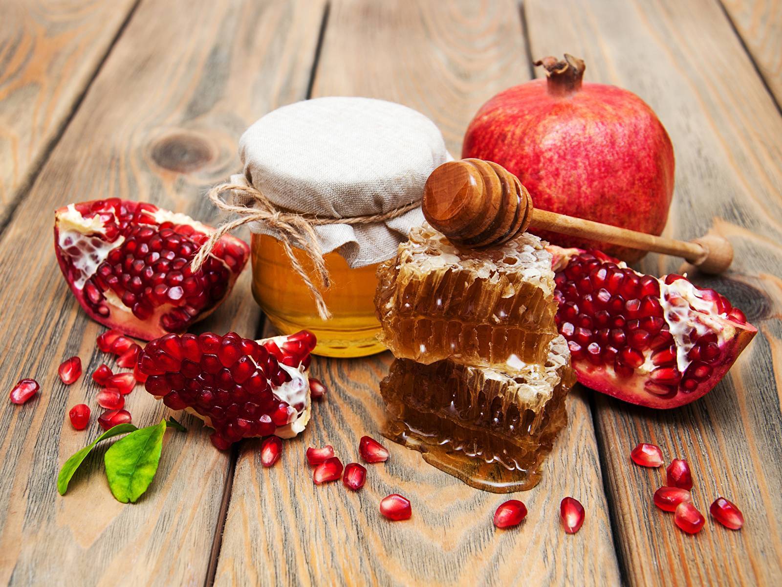 Удивительное лакомство — ягоды с медом