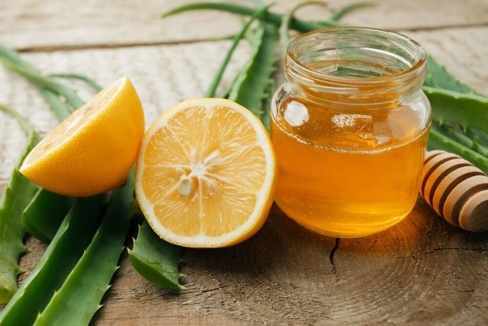 Сок лимона с медом. Алоэ с медом и лимоном. Мед с лимоном. Алоэ с медом от кашля.