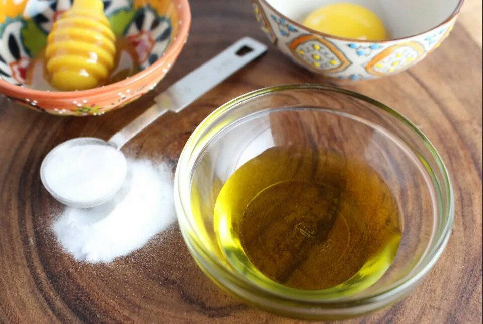Чем смыть маску для волос из яйца и оливкового масла