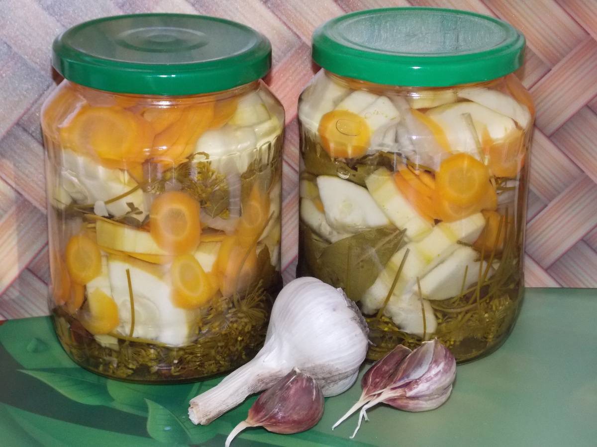 Салаты из кабачков на зиму - вкусные рецепты "пальчики оближешь"