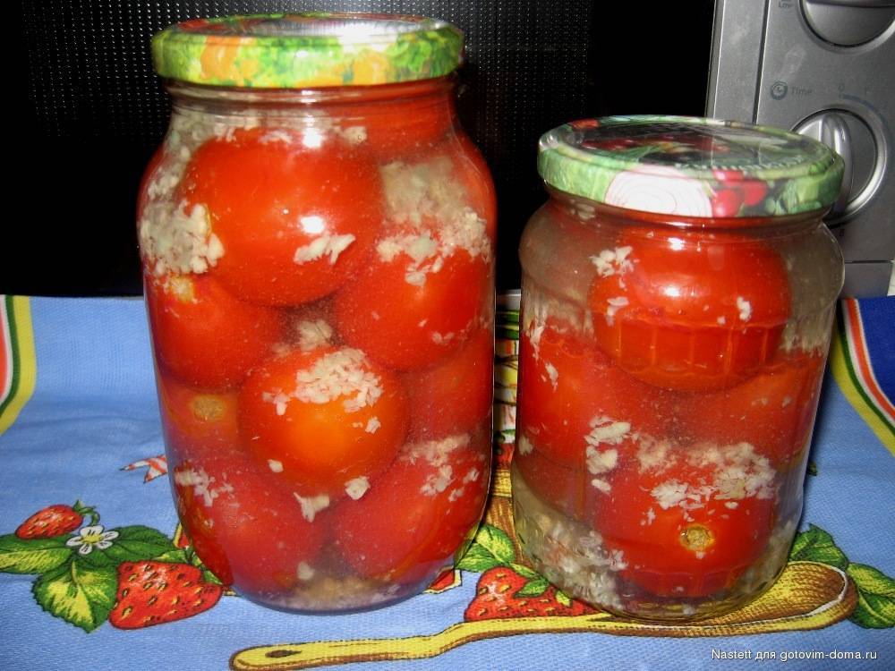 Помидоры в снегу с чесноком — самые вкусные рецепты на зиму