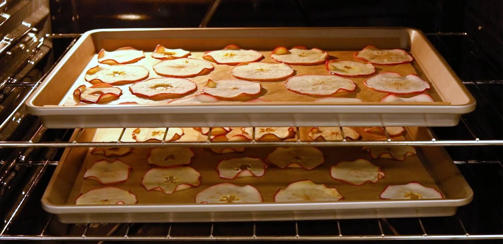 Как правильно сушить яблоки в домашних условиях в электросушилке и духовке
