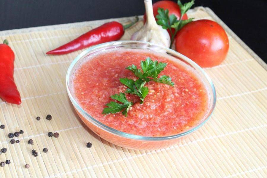 Как сделать горлодер с чесноком из помидоров на зиму – самые вкусные рецепты