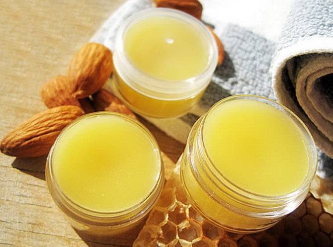 Пчелиный воск: применение в народной медицине, польза и вред, лечебные свойства в домашних условиях