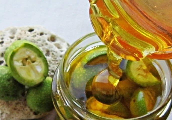 Зеленый грецкий орех с медом: полезные свойства, рецепт, правила применения