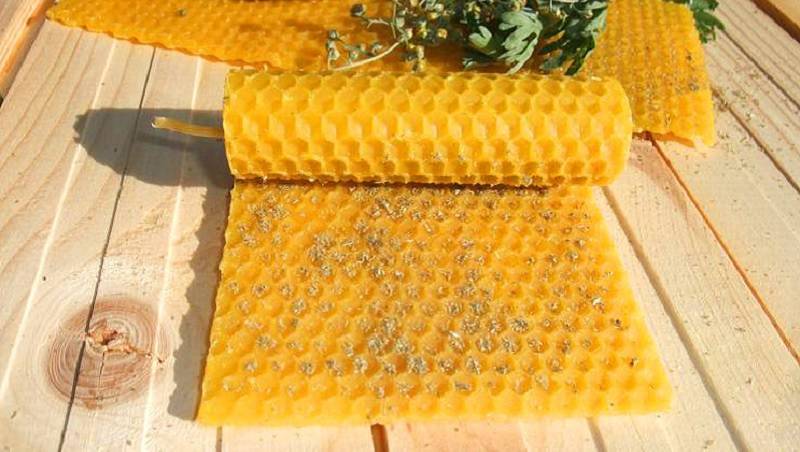 Для чего нужна вощина в пчеловодстве, что это такое, как пчелы тянут вощину, из чего ее делают