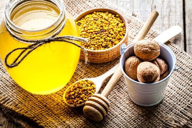Мед с грецкими орехами – польза для детей, мужчин и женщин. как его употреблять, как приготовить, рецепты для укрепления иммунитета
