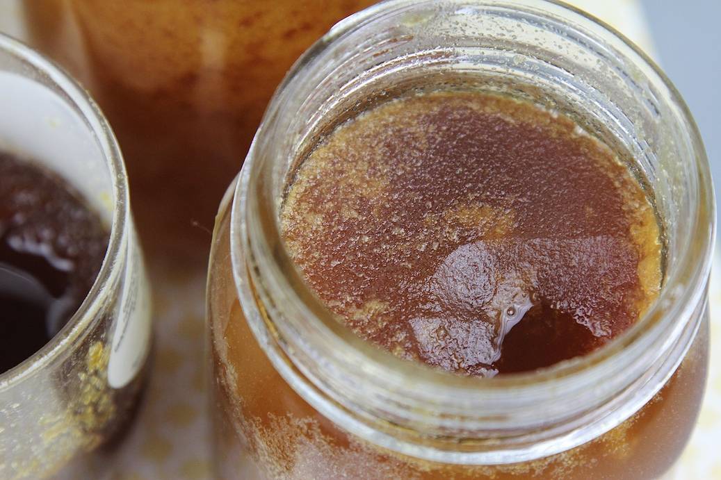 Как достать затвердевший мёд из трёхлитровой банки?